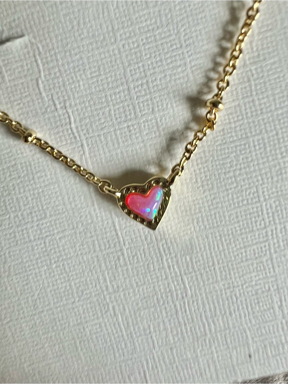 NWT Kendra Scott Mini Ari Heart Gold Satellite Short Pendant Necklace Pink Opal - Picture 8 of 8